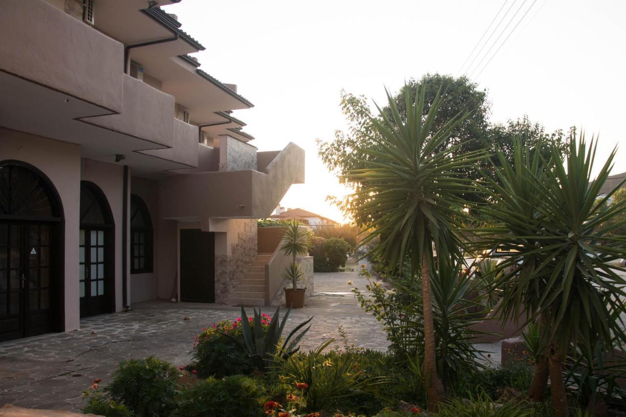 Palm Tree Apartments Псакудия Экстерьер фото